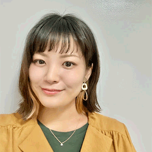 金子 綾