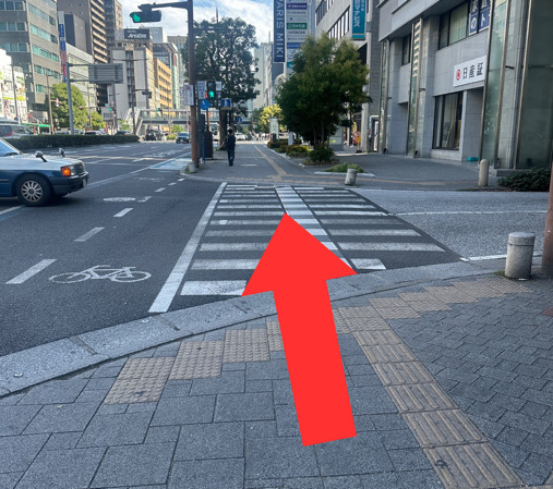 階段先にある横断歩道